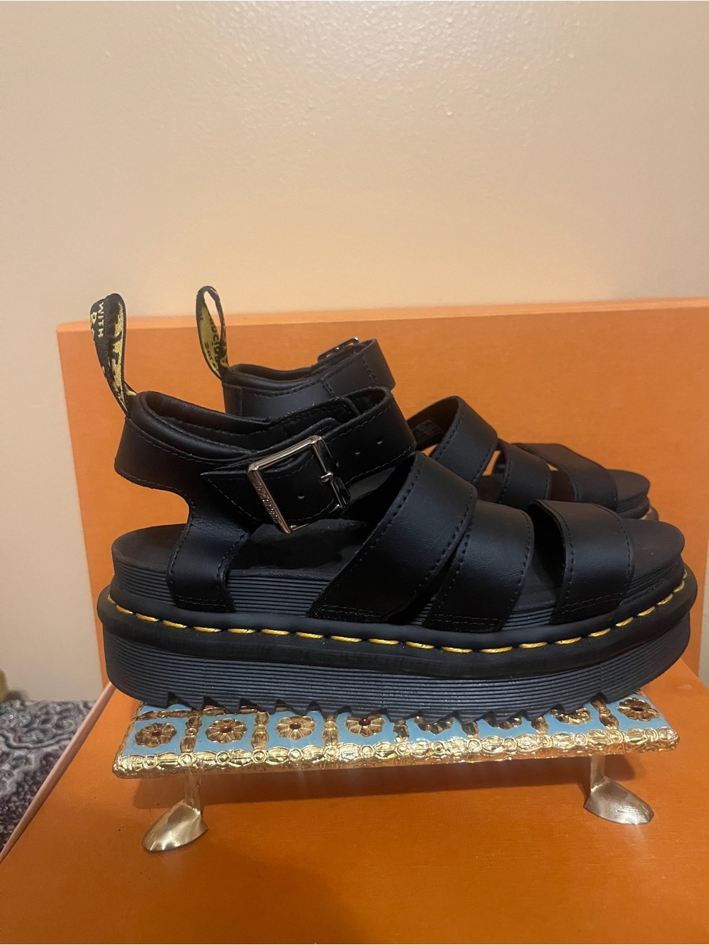 NWOT - Women's Black Dr. Martens 'BLAIRE'
Leather Strap Sandals~Size 5